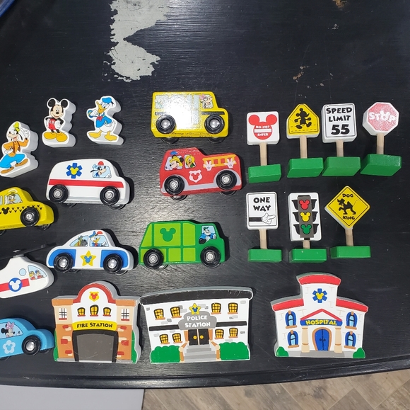 Disney Melissa and Doug Mickey Mouse Deluxe Wooden Vehicle Set - Picture 8 of 11